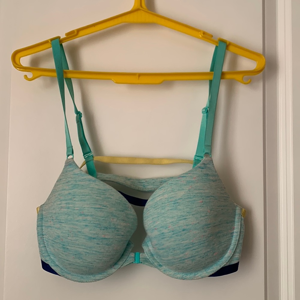 Victoria’s Secret Front-Clasp Bra